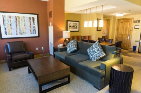 Exquisite Condo, Great for Families, Ski In Out